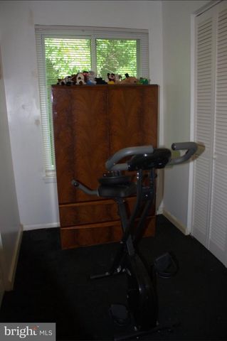 1902 SE VALLEY TER SE, Washington, DC 20032