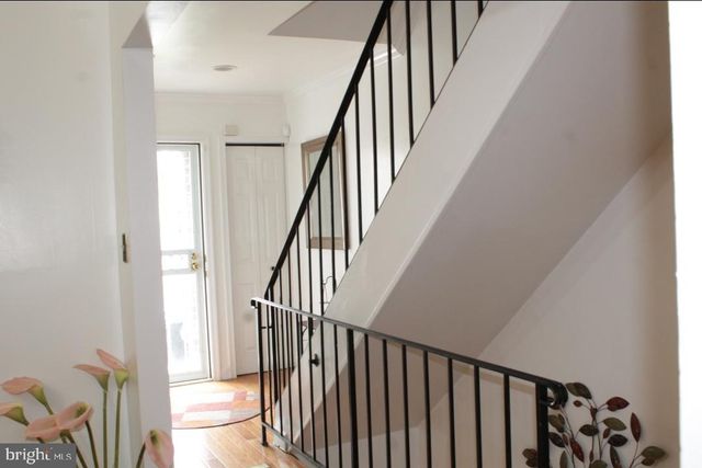 1902 SE VALLEY TER SE, Washington, DC 20032