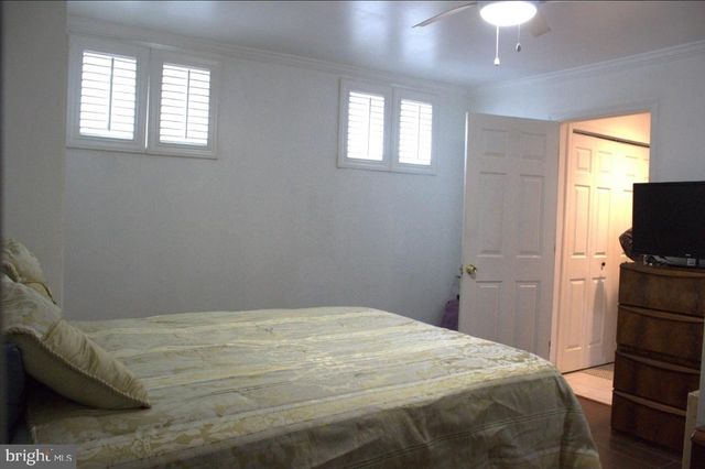 1902 SE VALLEY TER SE, Washington, DC 20032