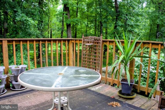 1902 SE VALLEY TER SE, Washington, DC 20032