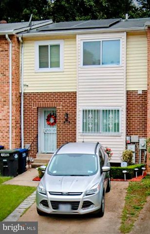 1902 SE VALLEY TER SE, Washington, DC 20032