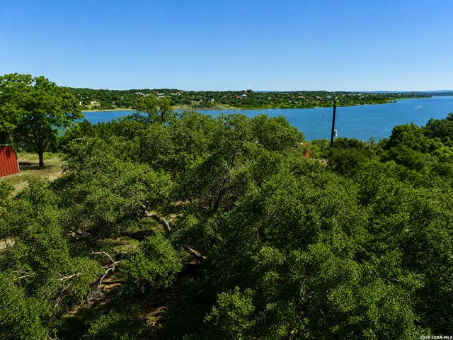 1484 CANYON RIDGE DR, Canyon Lake, TX 78133