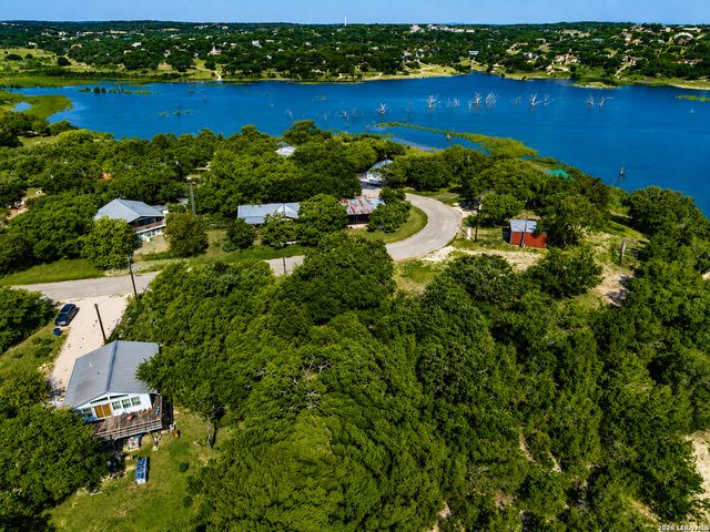 1484 CANYON RIDGE DR, Canyon Lake, TX 78133