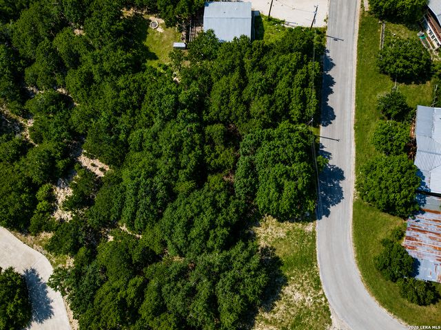 1484 CANYON RIDGE DR, Canyon Lake, TX 78133