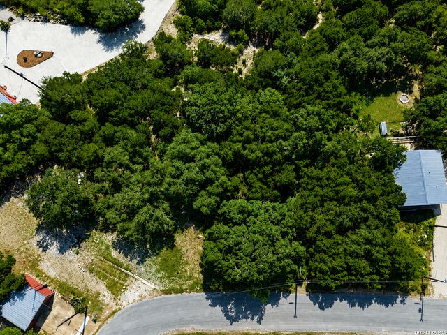 1484 CANYON RIDGE DR, Canyon Lake, TX 78133