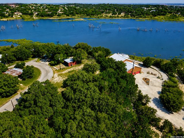 1484 CANYON RIDGE DR, Canyon Lake, TX 78133
