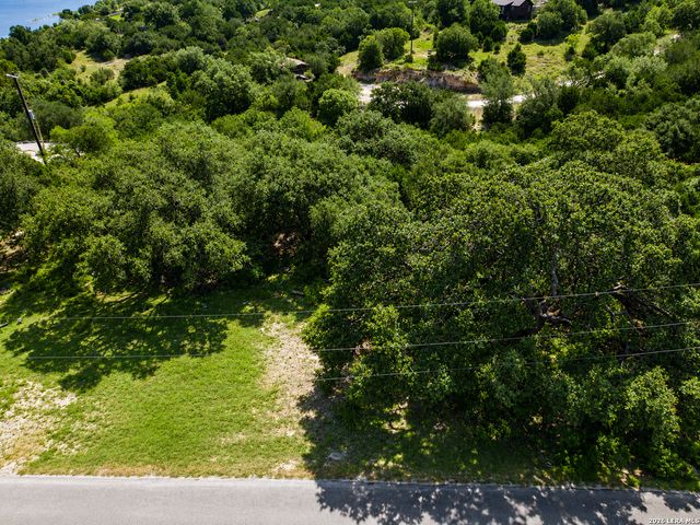 1484 CANYON RIDGE DR, Canyon Lake, TX 78133