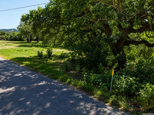 1484 CANYON RIDGE DR, Canyon Lake, TX 78133