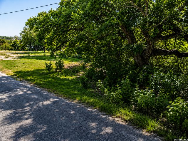 1484 CANYON RIDGE DR, Canyon Lake, TX 78133