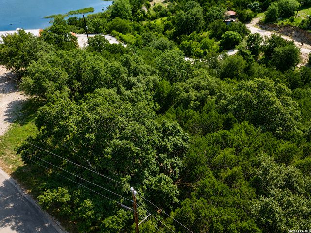 1484 CANYON RIDGE DR, Canyon Lake, TX 78133