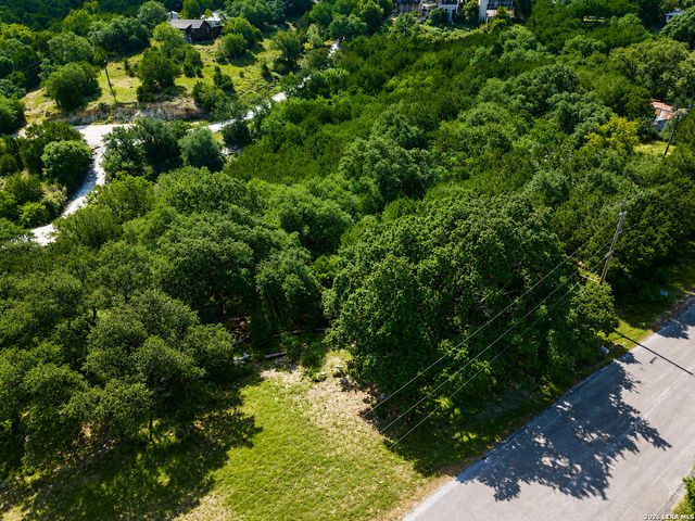 1484 CANYON RIDGE DR, Canyon Lake, TX 78133