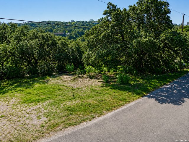 1484 CANYON RIDGE DR, Canyon Lake, TX 78133