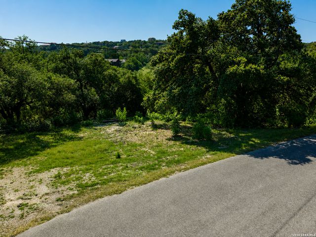 1484 CANYON RIDGE DR, Canyon Lake, TX 78133