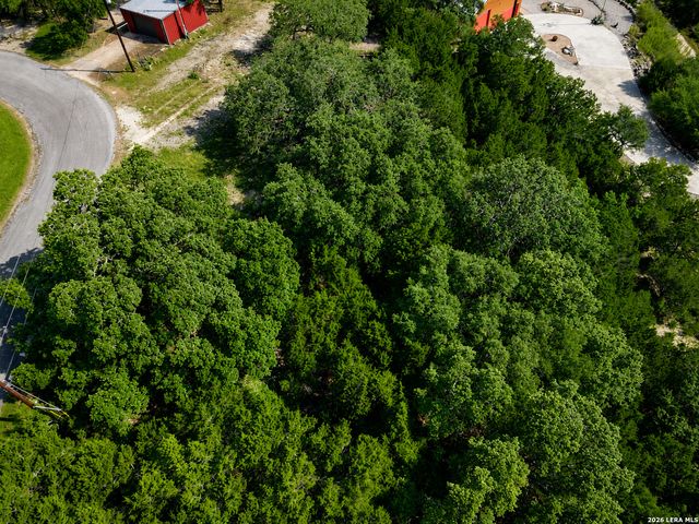 1484 CANYON RIDGE DR, Canyon Lake, TX 78133