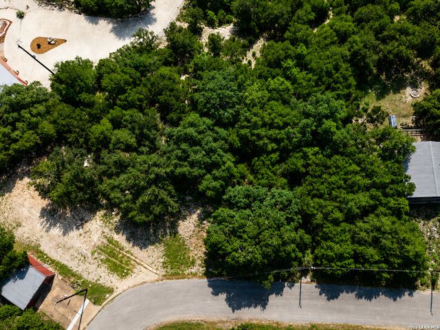 1484 CANYON RIDGE DR, Canyon Lake, TX 78133