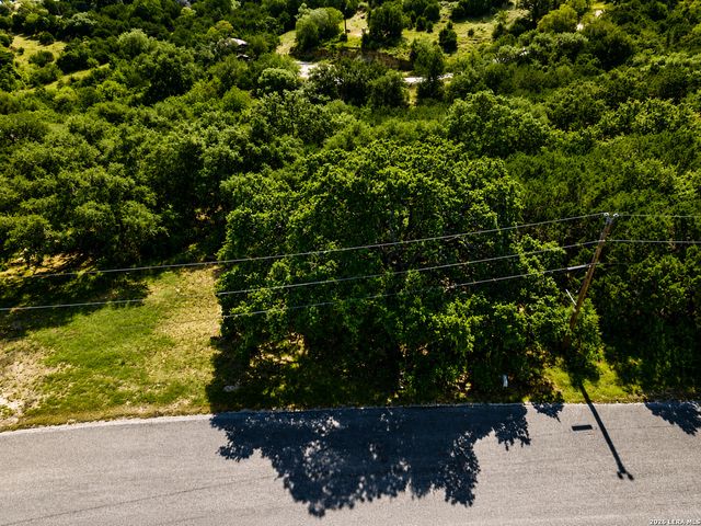 1484 CANYON RIDGE DR, Canyon Lake, TX 78133