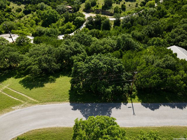 1484 CANYON RIDGE DR, Canyon Lake, TX 78133
