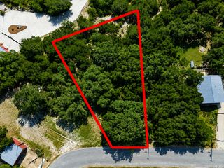 1484 CANYON RIDGE DR, Canyon Lake, TX 78133