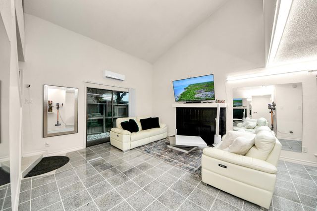 9512 Windswept Lane 9512, Houston, TX 77063