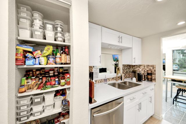 9512 Windswept Lane 9512, Houston, TX 77063