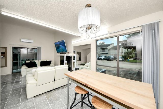 9512 Windswept Lane 9512, Houston, TX 77063