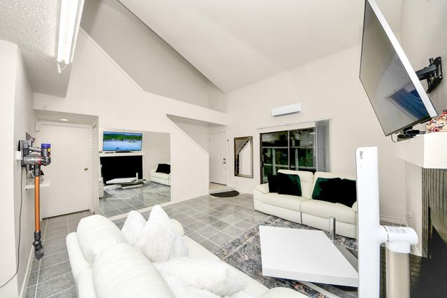 9512 Windswept Lane 9512, Houston, TX 77063