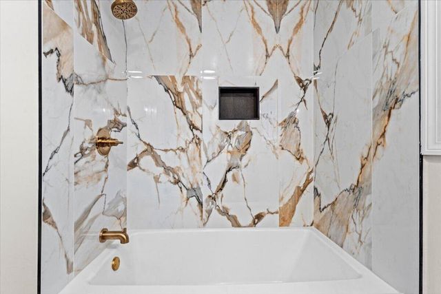 3751 Leslie Street, Detroit, MI 48238