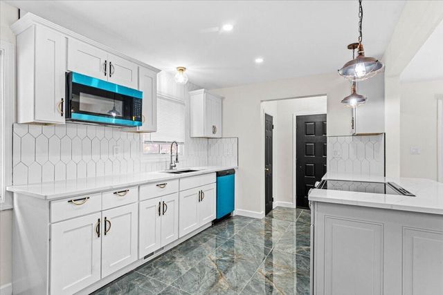 3751 Leslie Street, Detroit, MI 48238