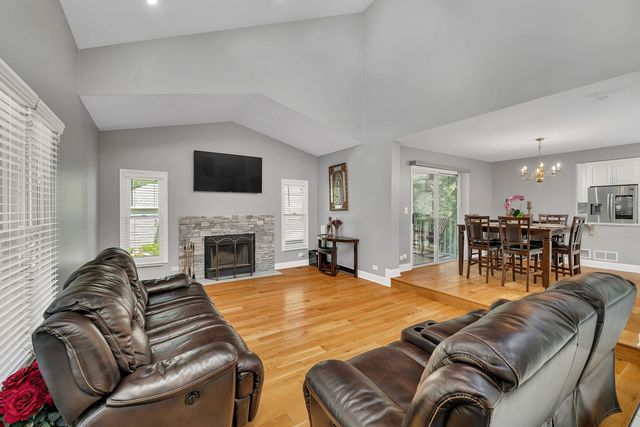 369 Twin Creeks Drive, Bolingbrook, IL 60440