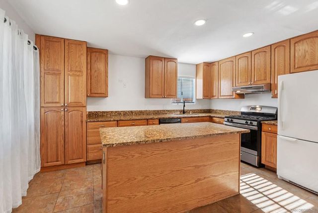 628 Paraiso Ave, Spring Valley, CA 91977