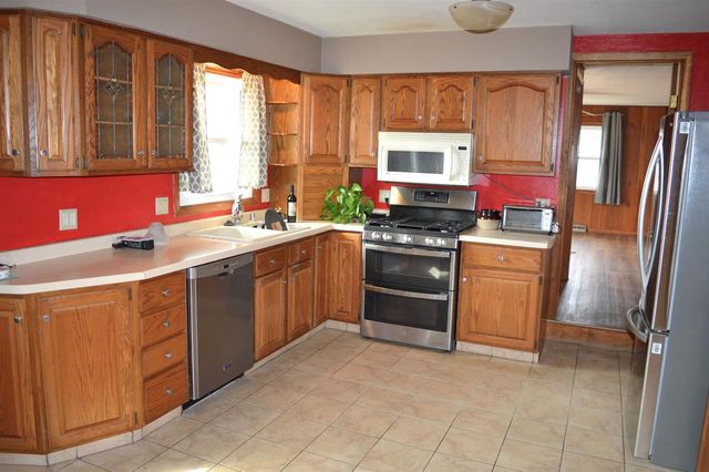 1002 Ellen Avenue, Madison, WI 53716