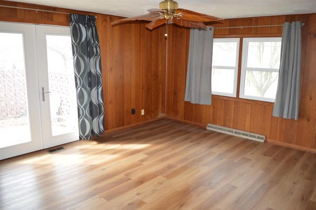 1002 Ellen Avenue, Madison, WI 53716