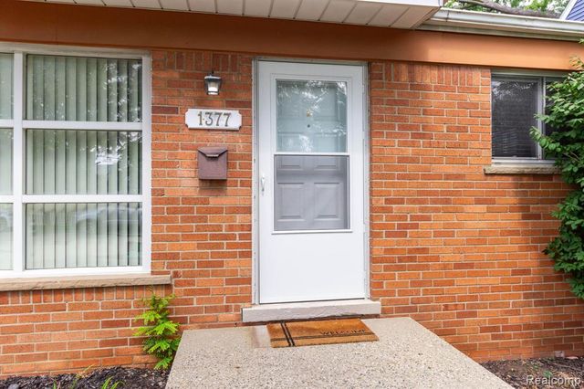 1377 Chapin Avenue, Birmingham, MI 48009