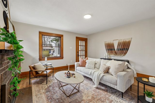 2115 York Street, Des Moines, IA 50316