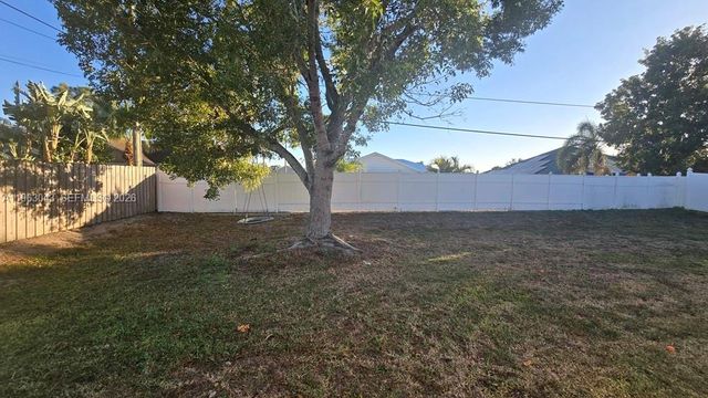 1010 SW DUBUQUE AVE, Port St. Lucie, FL 34953