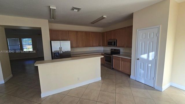 1010 SW DUBUQUE AVE, Port St. Lucie, FL 34953