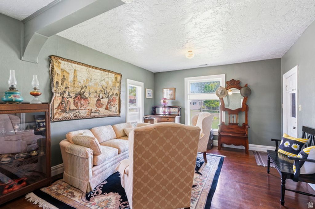 Image 3 of property listing at 499 W CENTER ST, Marysvale, UT 84750