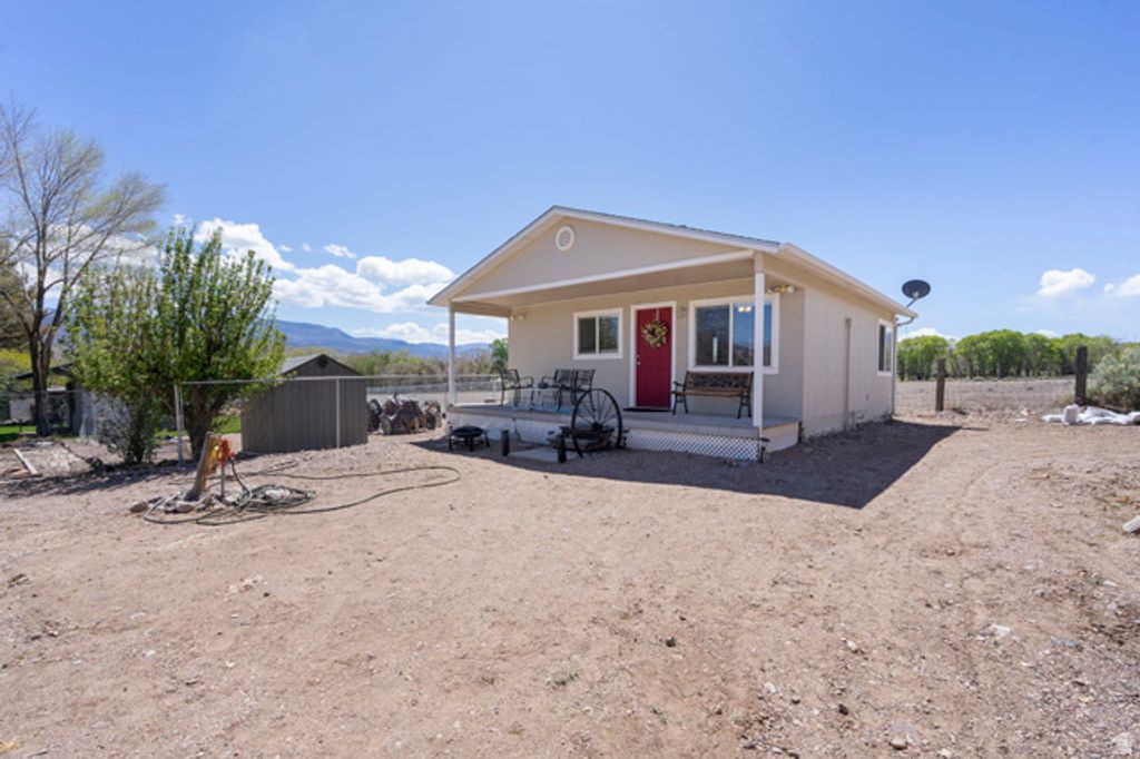 Image 21 of property listing at 499 W CENTER ST, Marysvale, UT 84750