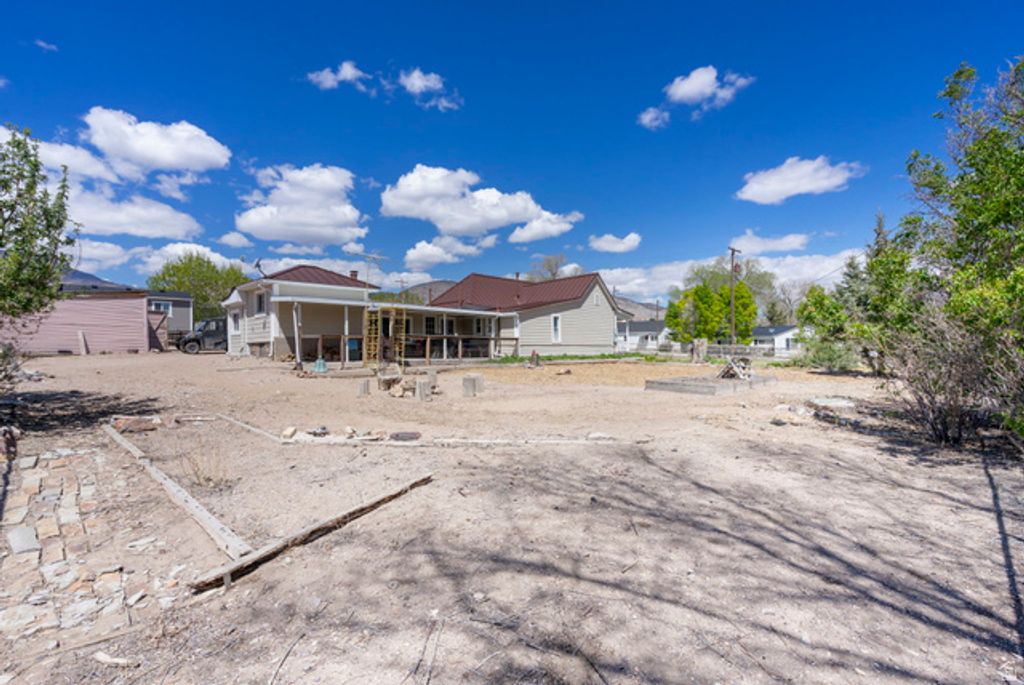 Image 34 of property listing at 499 W CENTER ST, Marysvale, UT 84750