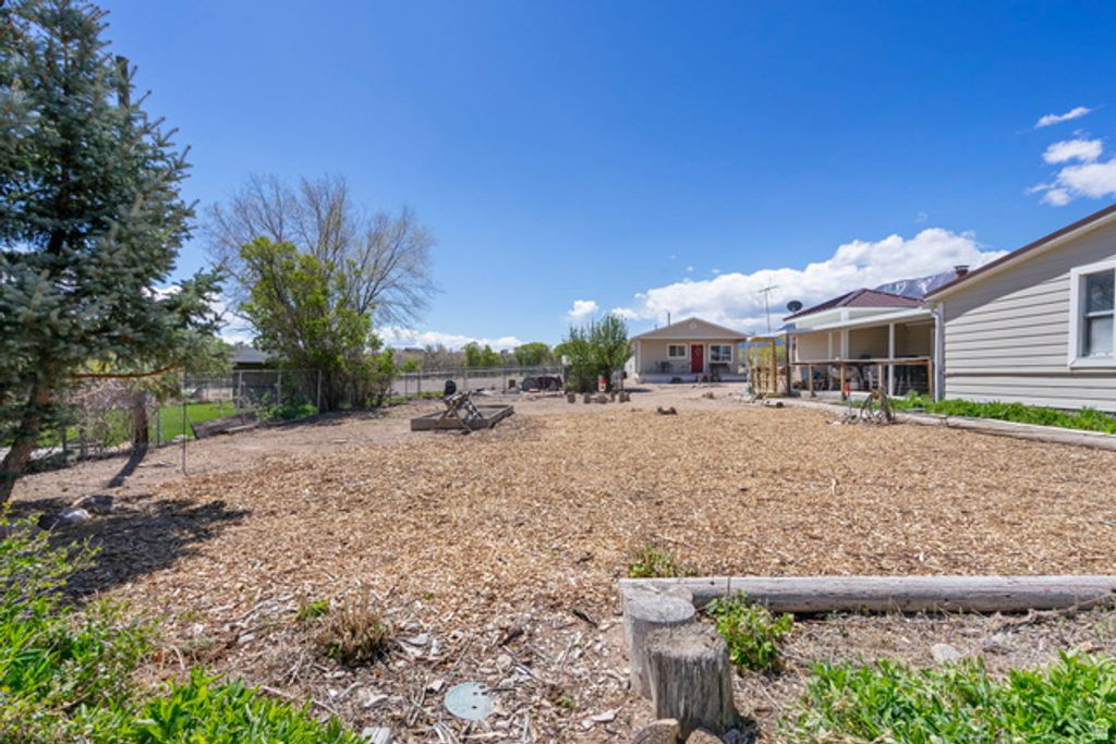 Image 36 of property listing at 499 W CENTER ST, Marysvale, UT 84750