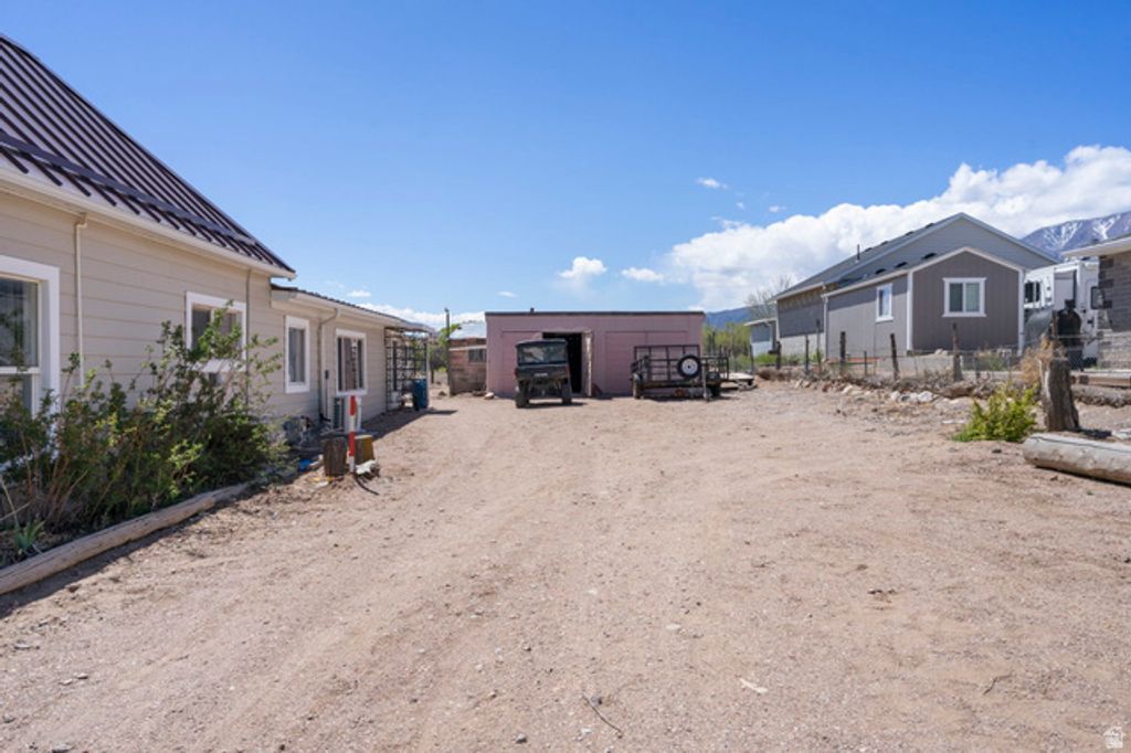 Image 37 of property listing at 499 W CENTER ST, Marysvale, UT 84750