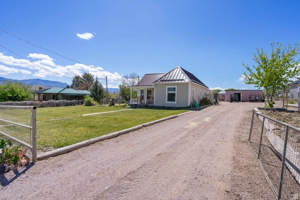 Image 40 of property listing at 499 W CENTER ST, Marysvale, UT 84750