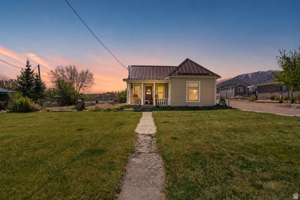 Image 44 of property listing at 499 W CENTER ST, Marysvale, UT 84750