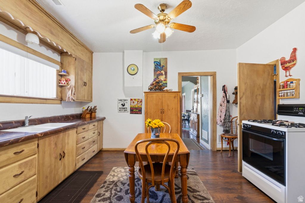 Image 6 of property listing at 499 W CENTER ST, Marysvale, UT 84750
