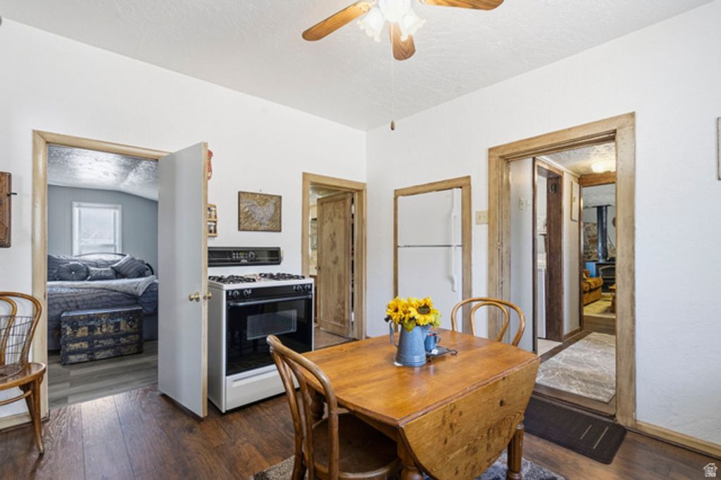 Image 8 of property listing at 499 W CENTER ST, Marysvale, UT 84750