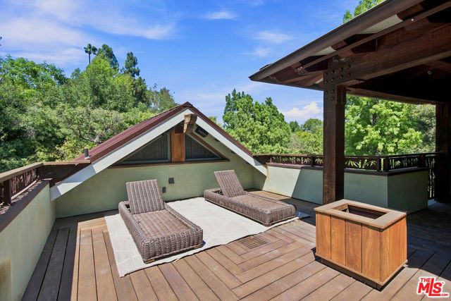 3851 Kingswood Road, Sherman Oaks, CA 91403