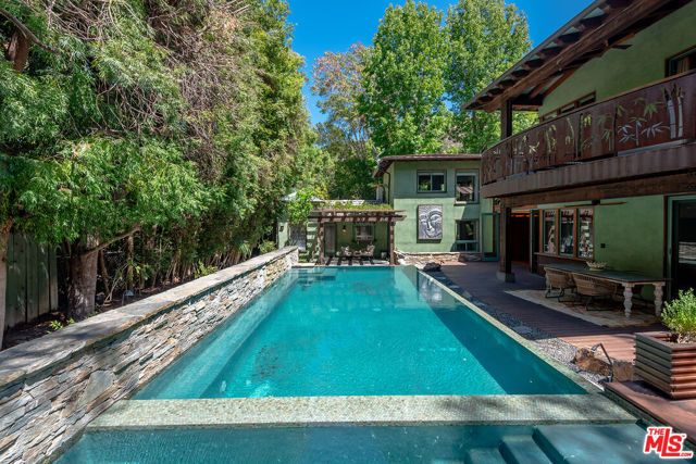 3851 Kingswood Road, Sherman Oaks, CA 91403