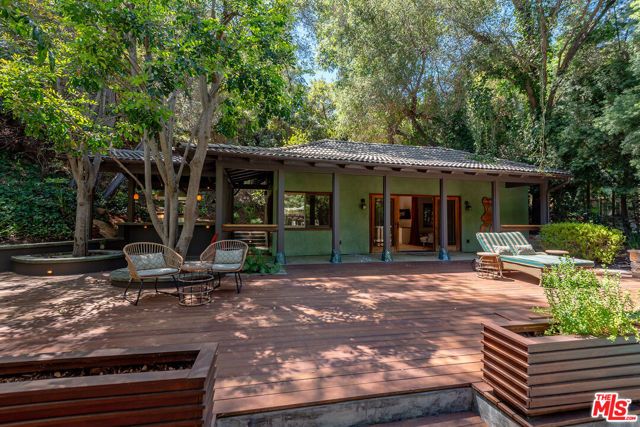 3851 Kingswood Road, Sherman Oaks, CA 91403