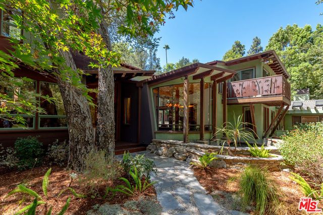 3851 Kingswood Road, Sherman Oaks, CA 91403