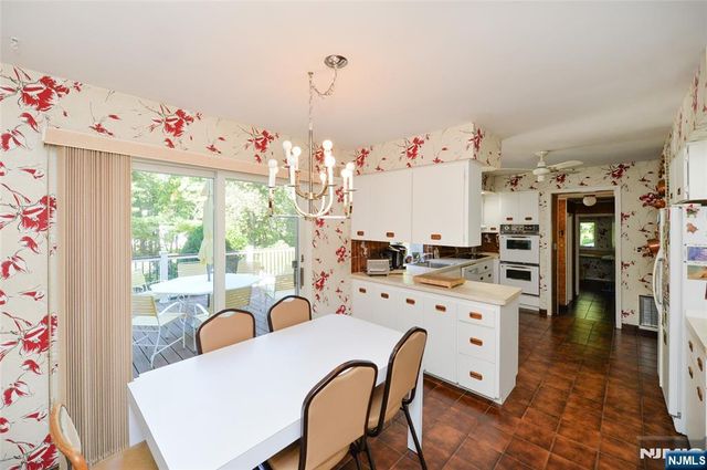 690 Orchard Lane, Franklin Lakes, NJ 07417